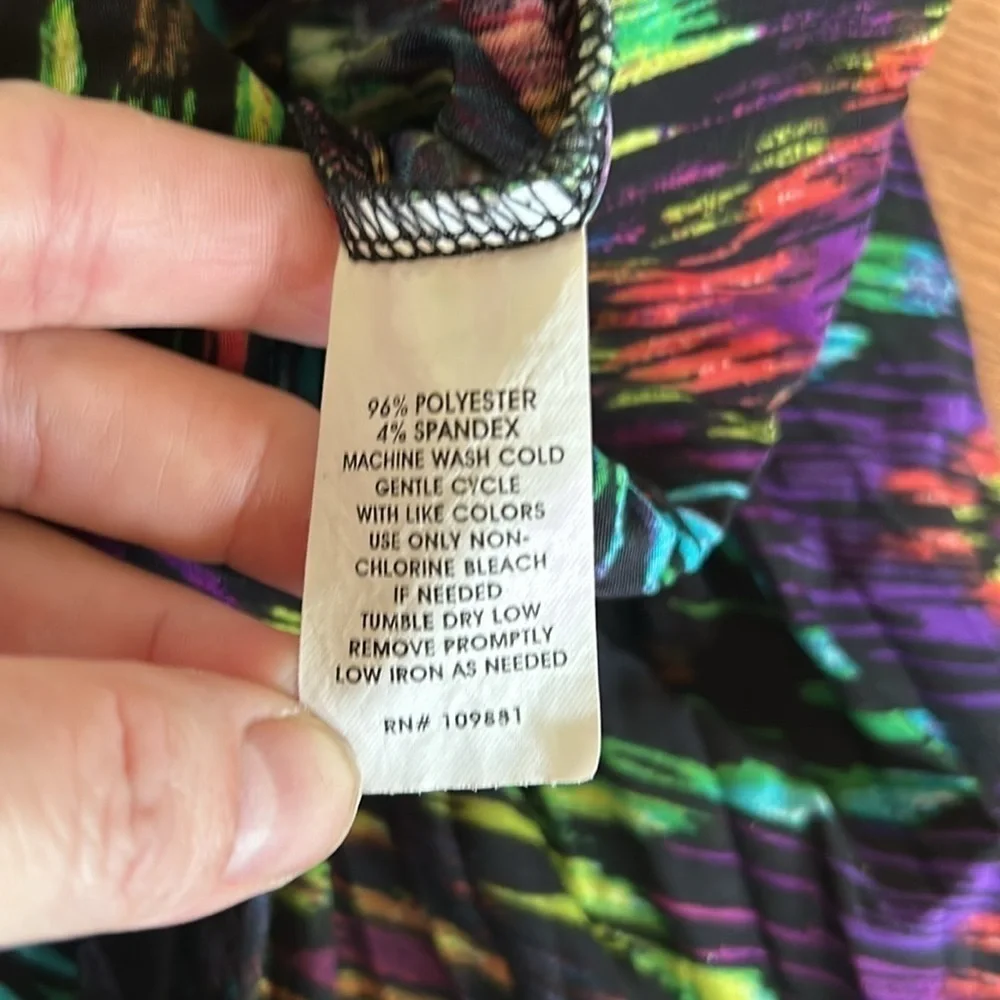Beautiful Allison Taylor pleated skirt